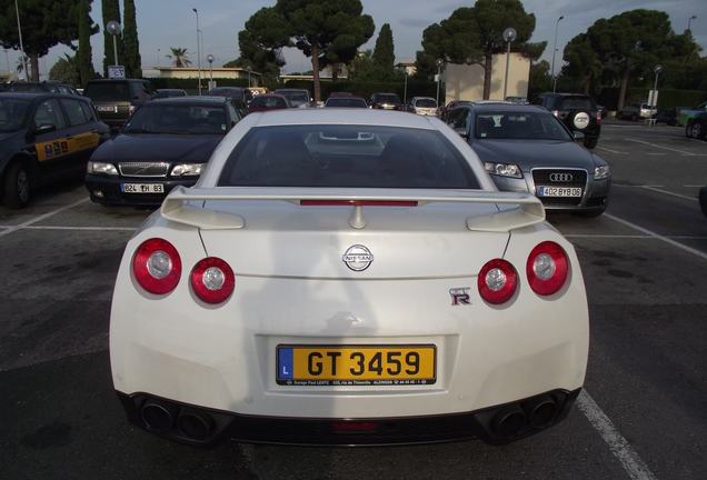 Nissan GT-R