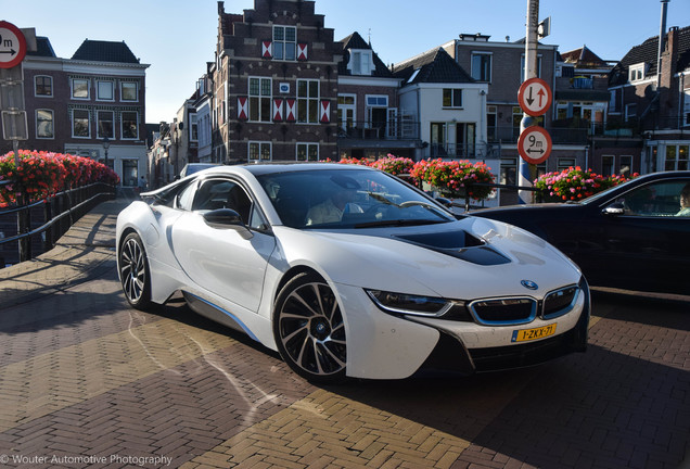 BMW i8