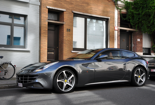 Ferrari FF