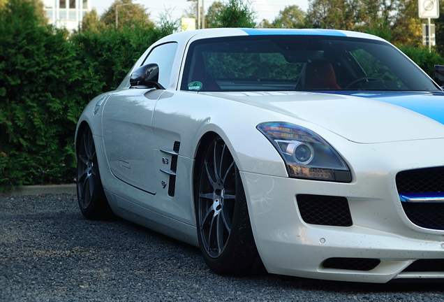 Mercedes-Benz SLS AMG