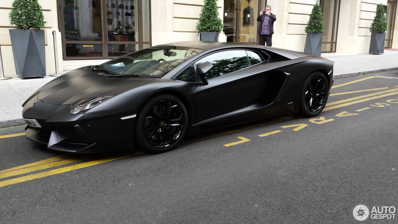 Lamborghini Aventador LP700-4