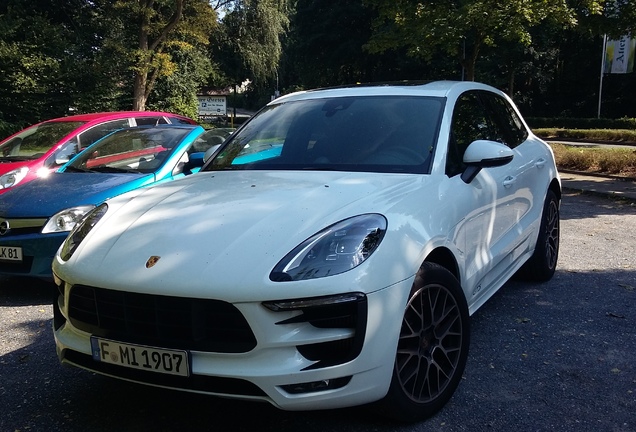 Porsche 95B Macan GTS