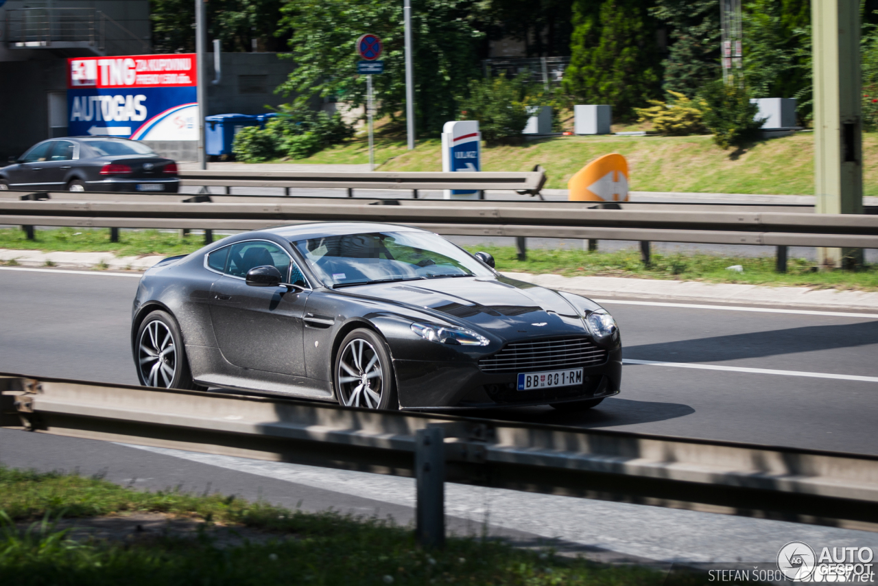 Aston Martin V8 Vantage 2012