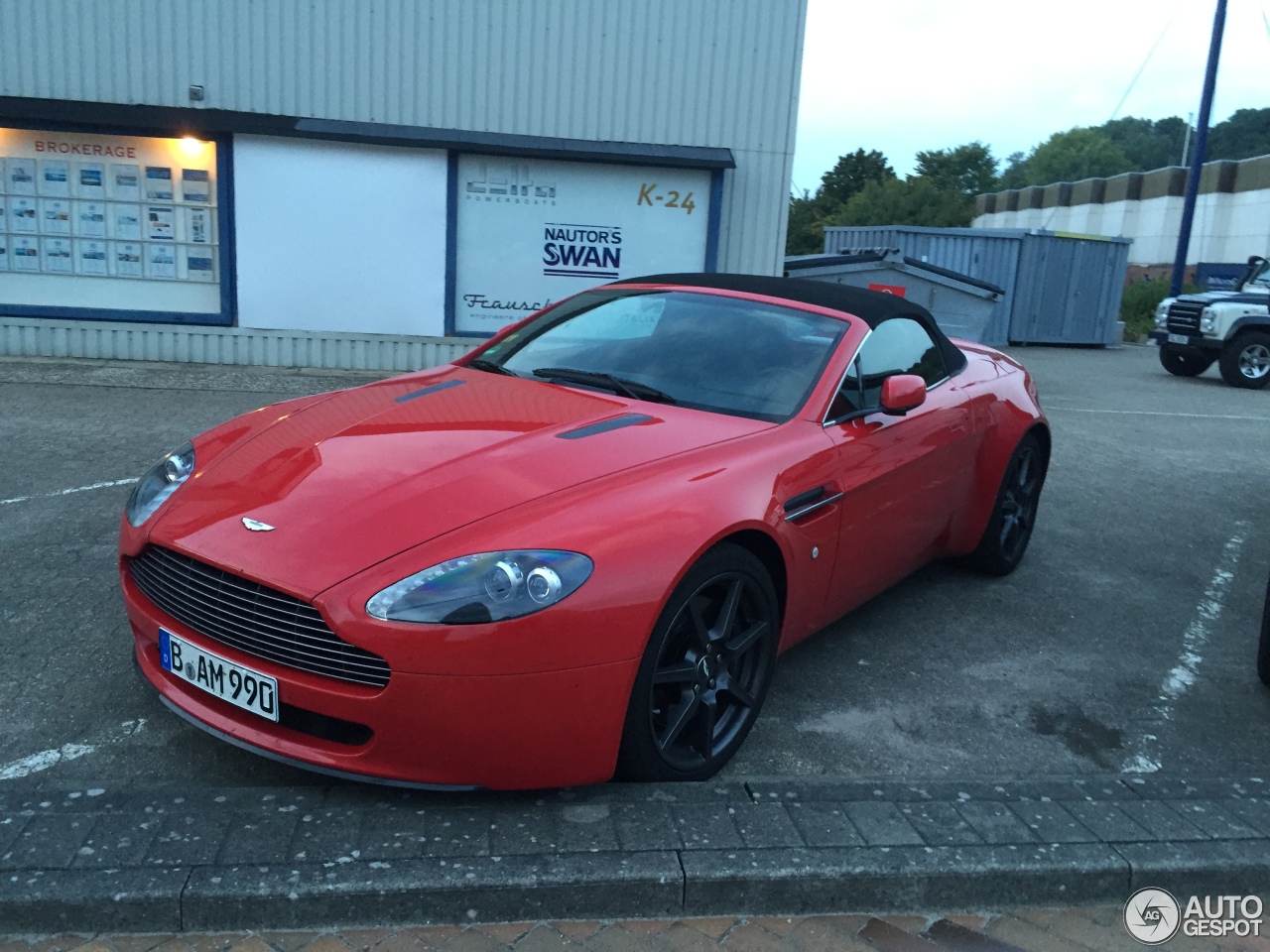 Aston Martin V8 Vantage Roadster