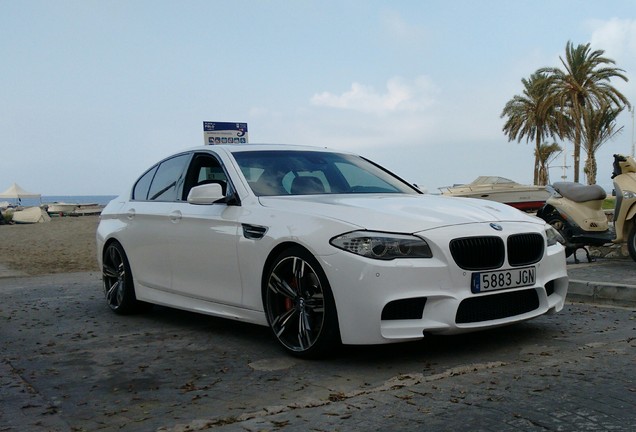 BMW M5 F10 2011