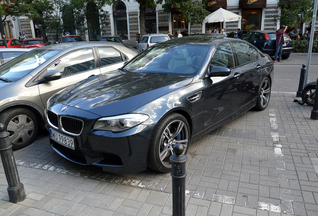 BMW M5 F10 2011