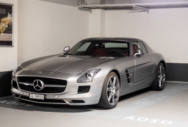 Mercedes-Benz SLS AMG