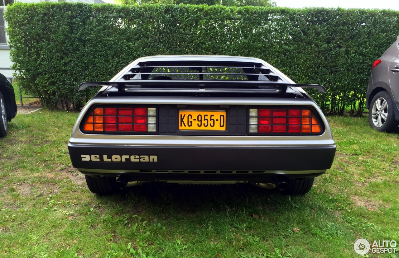 DeLorean DMC-12