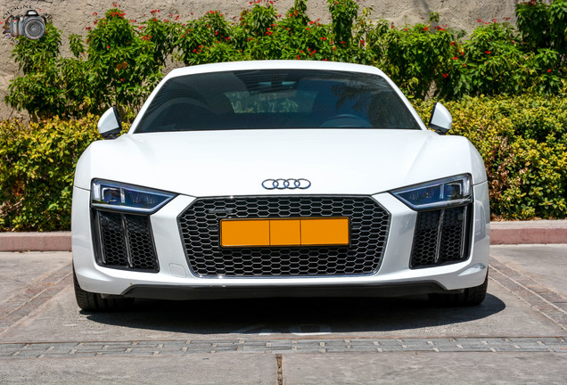 Audi R8 V10 Plus 2015