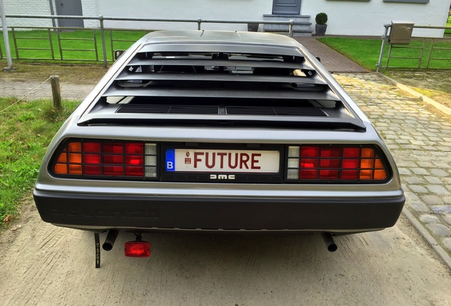 DeLorean DMC-12