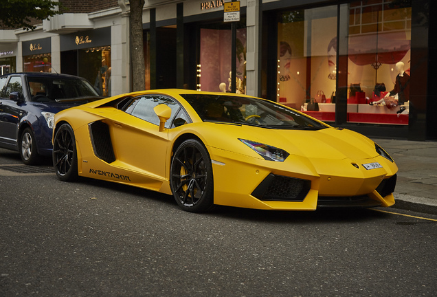 Lamborghini Aventador LP700-4