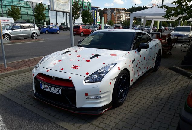 Nissan GT-R 2012