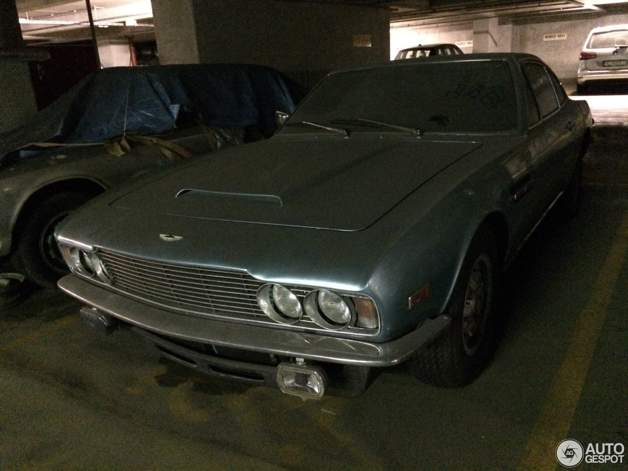 Aston Martin DBS V8 1969 - 1972