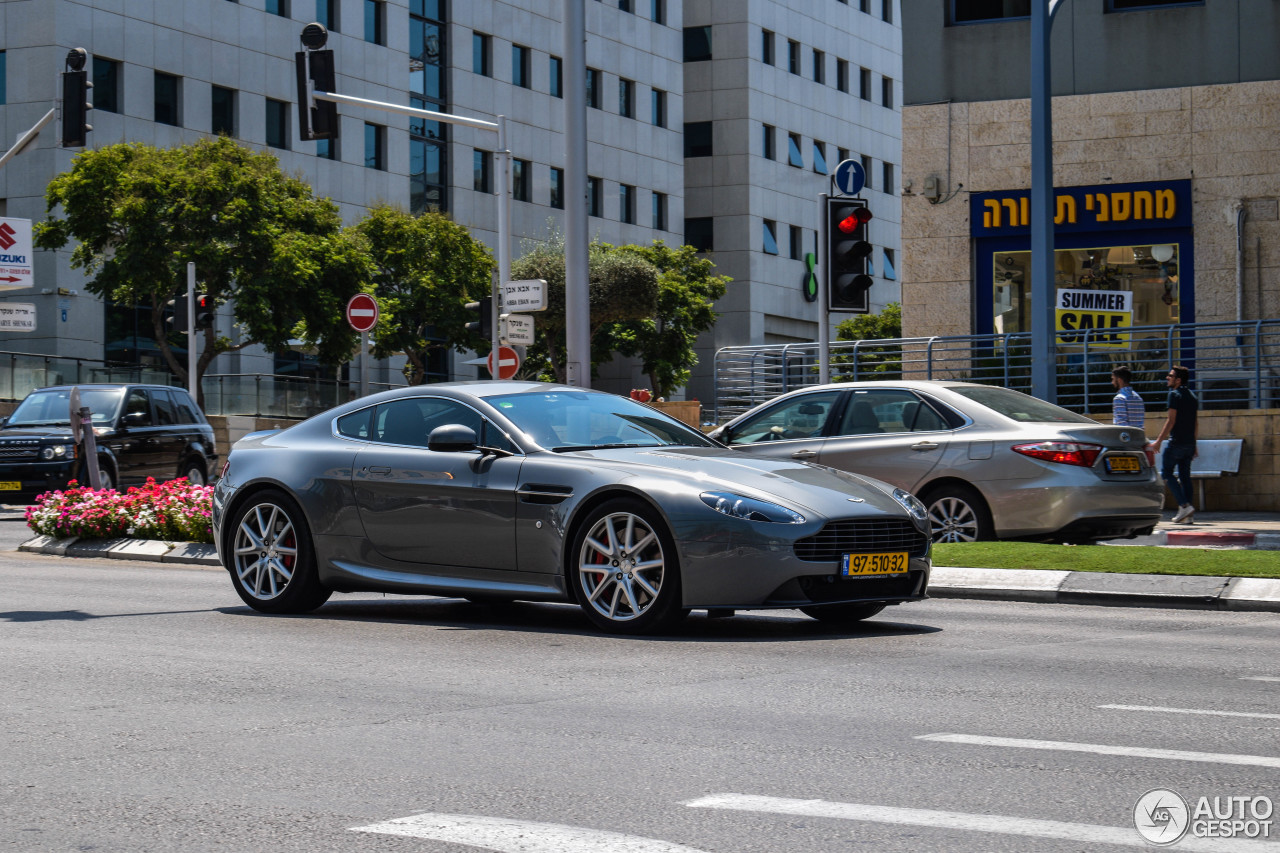 Aston Martin V8 Vantage 2012