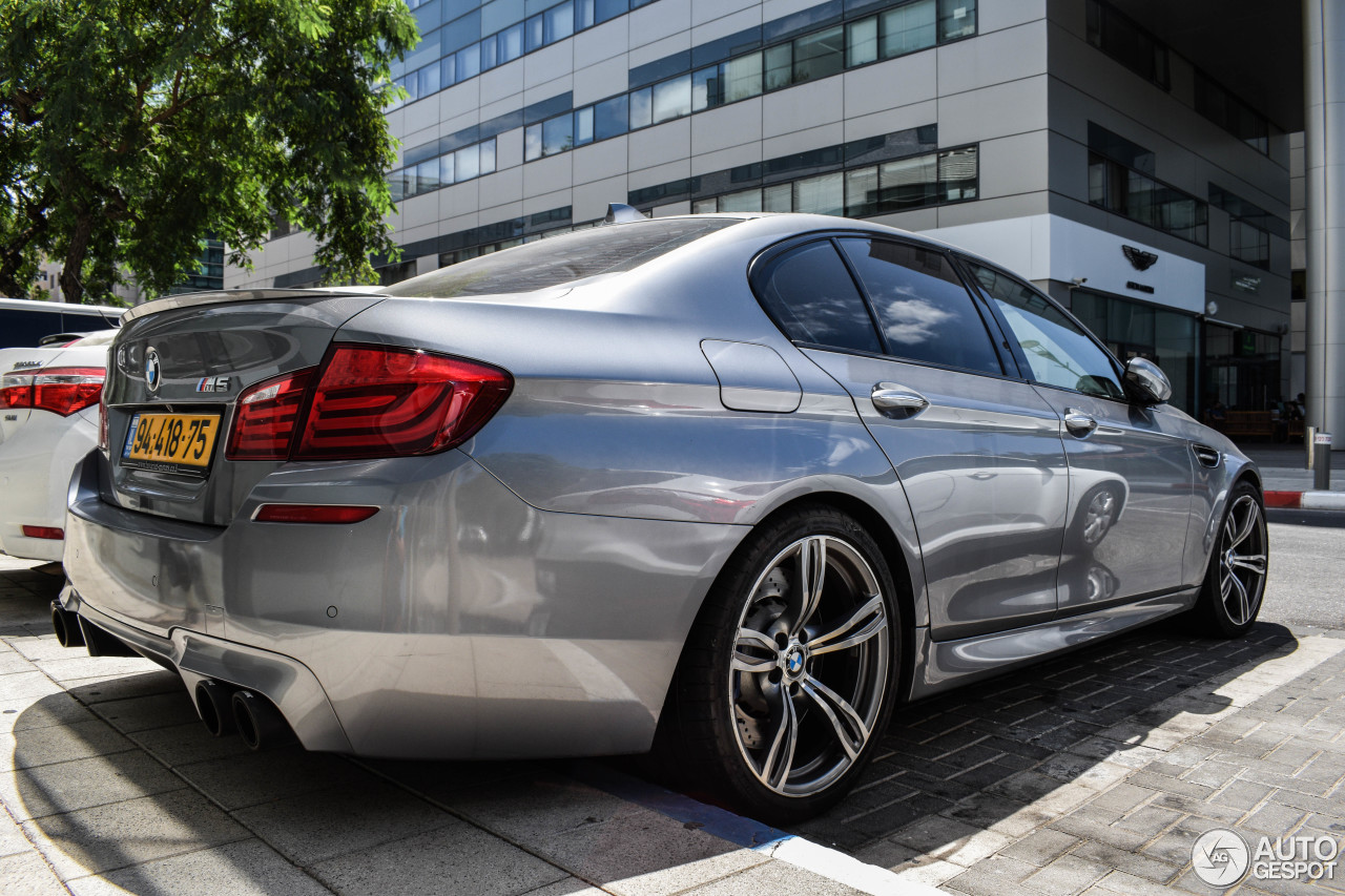 BMW M5 F10 2011