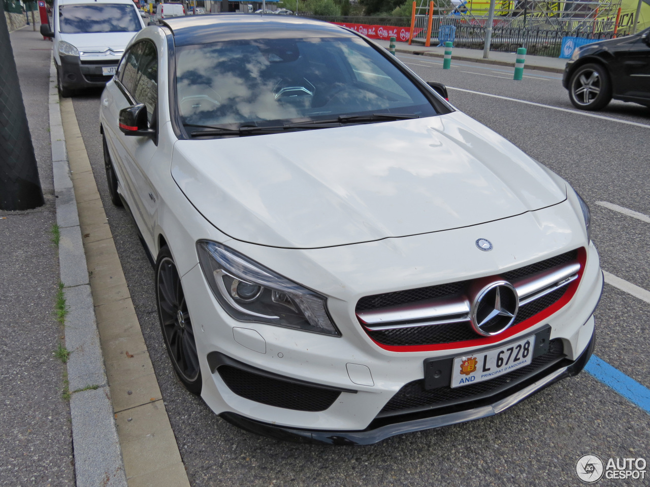 Mercedes-AMG CLA 45 Shooting Brake X117