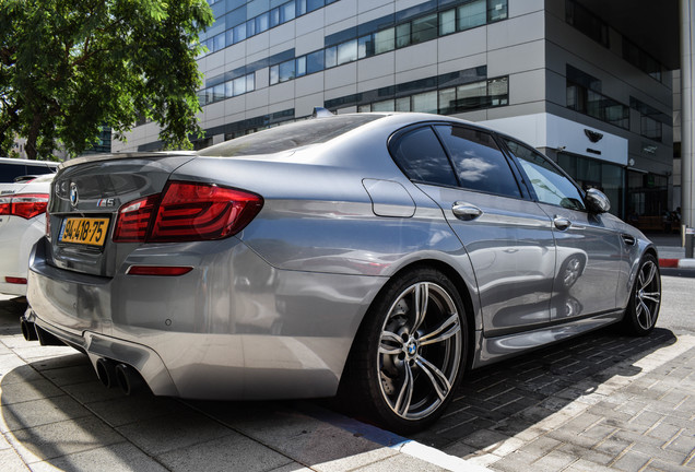 BMW M5 F10 2011