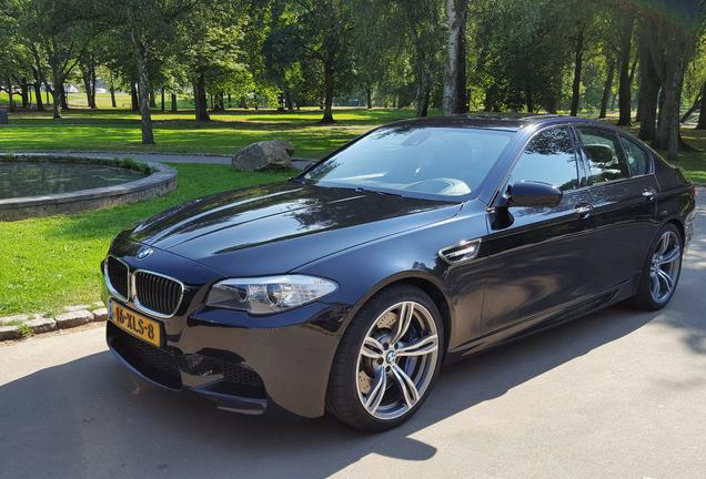 BMW M5 F10 2011