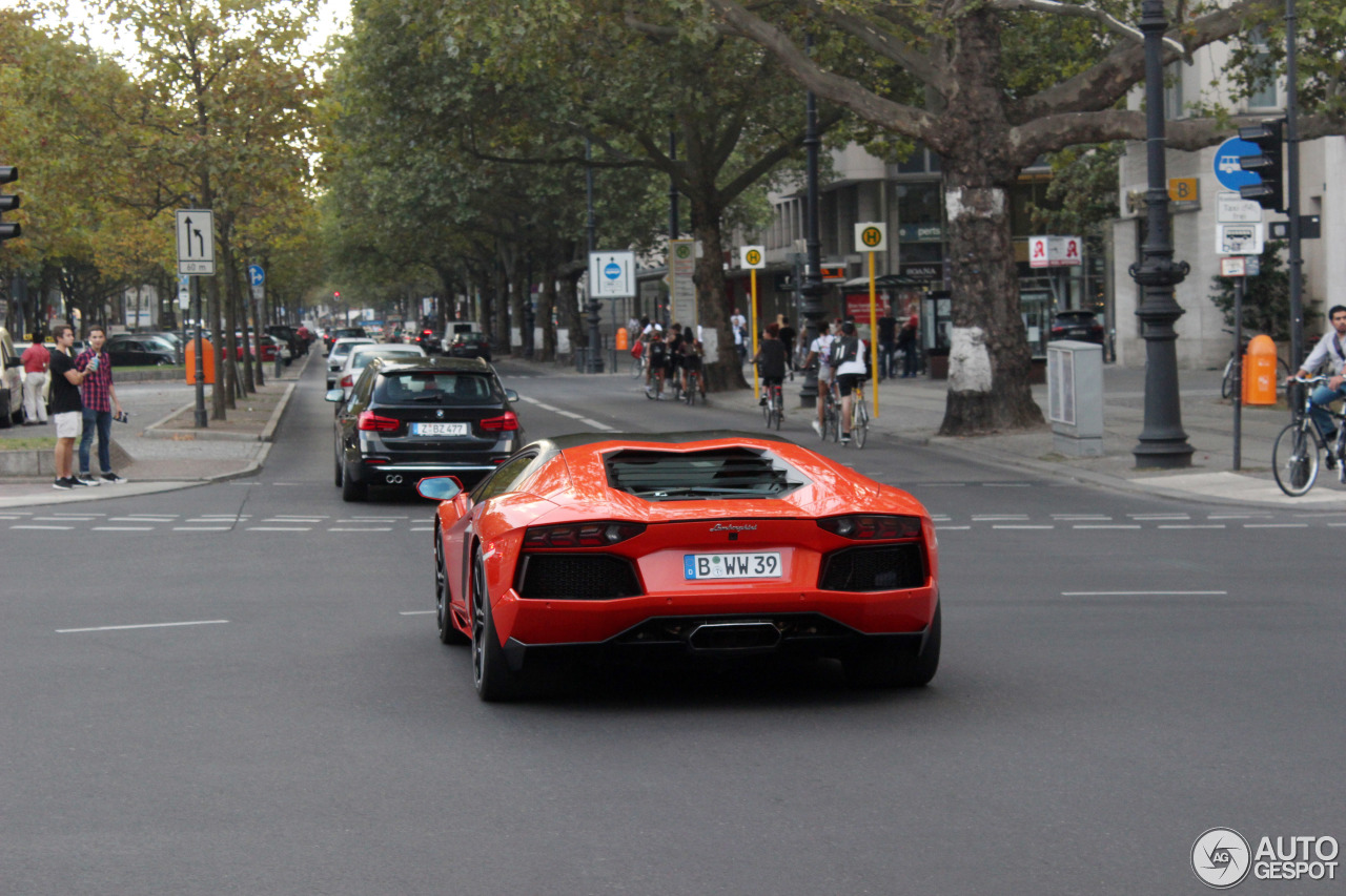 Lamborghini Aventador LP700-4