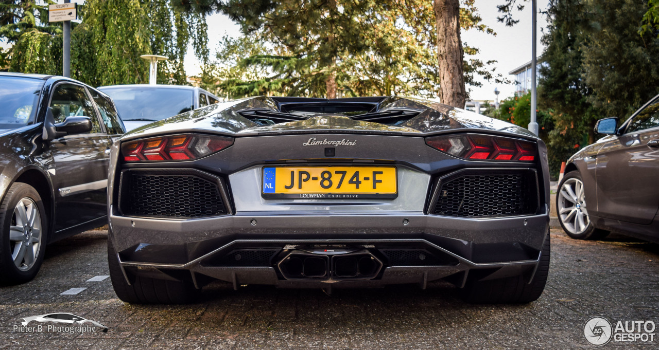 Lamborghini Aventador LP700-4 Roadster