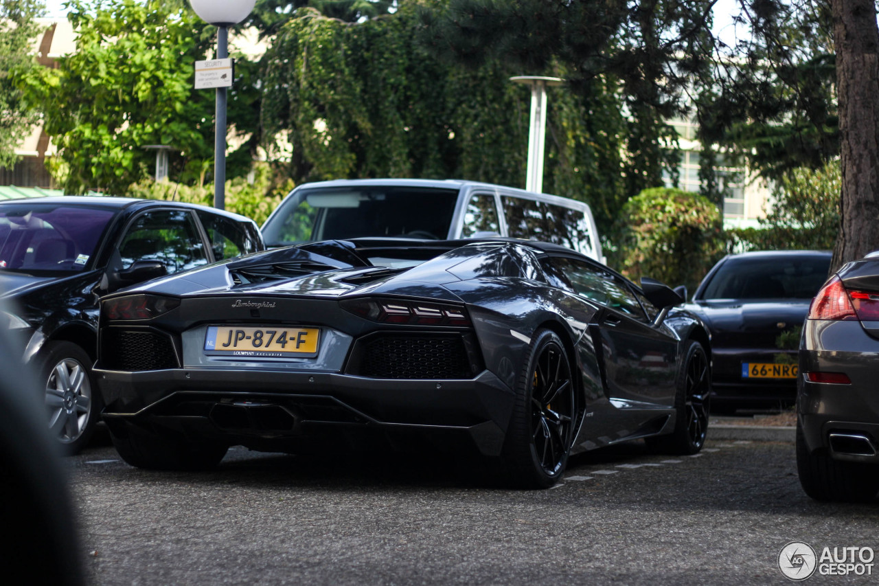 Lamborghini Aventador LP700-4 Roadster