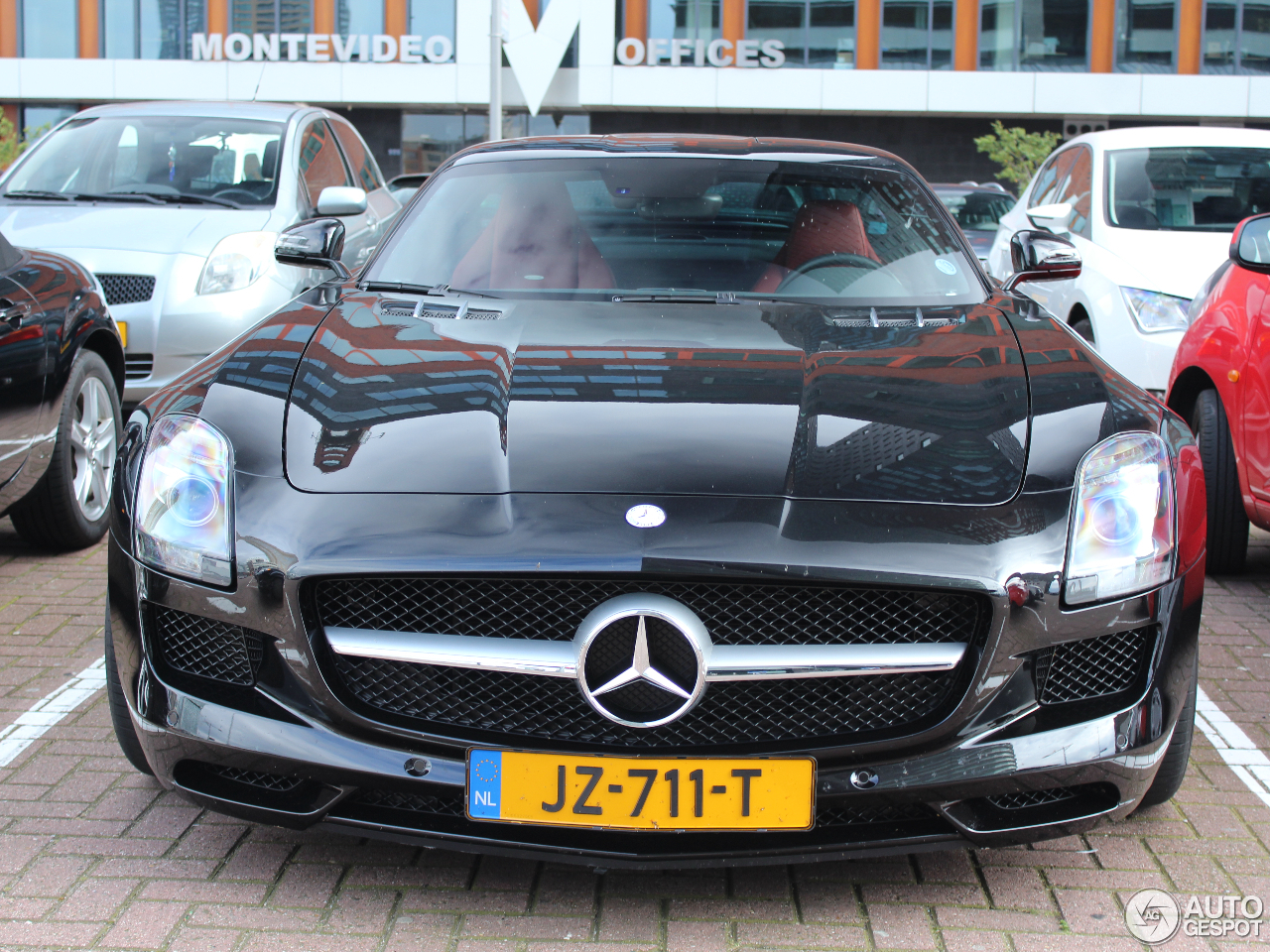 Mercedes-Benz SLS AMG