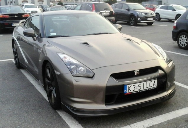 Nissan GT-R