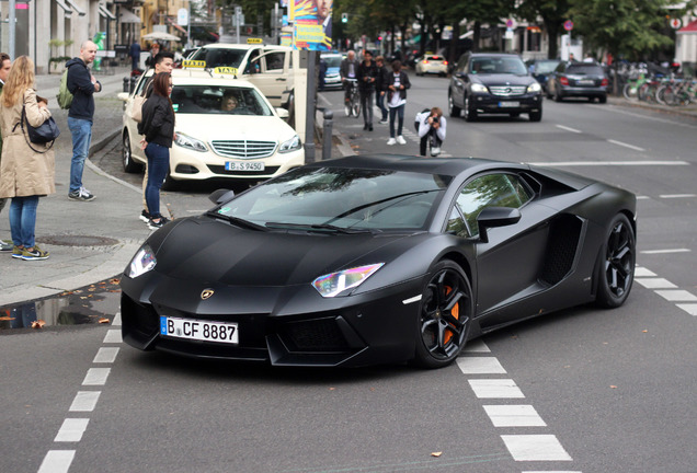 Lamborghini Aventador LP700-4