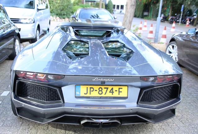 Lamborghini Aventador LP700-4 Roadster