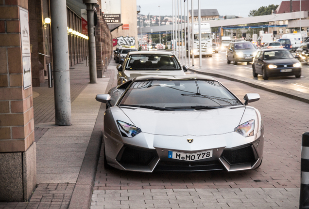 Lamborghini Aventador LP700-4 Roadster