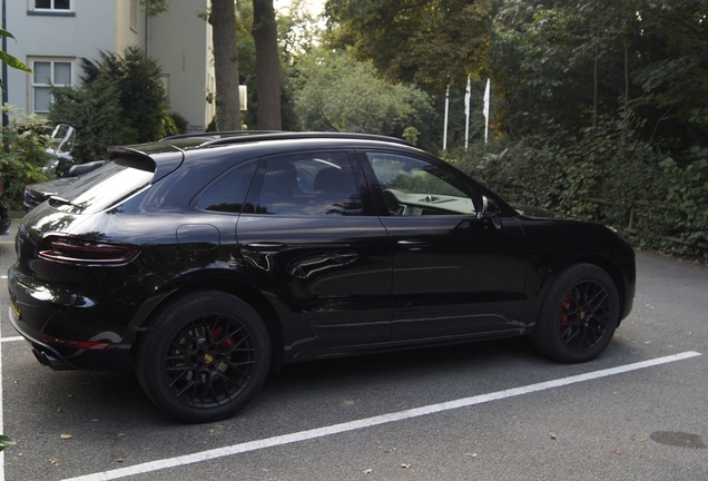 Porsche 95B Macan GTS