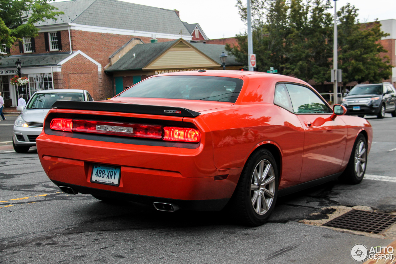 Dodge Challenger SRT-8