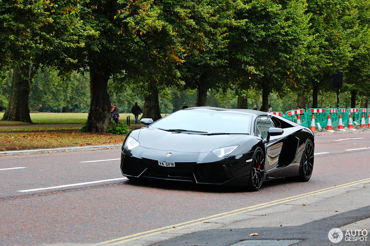 Lamborghini Aventador LP700-4 Roadster