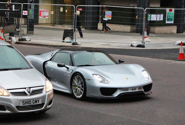 Porsche 918 Spyder Weissach Package