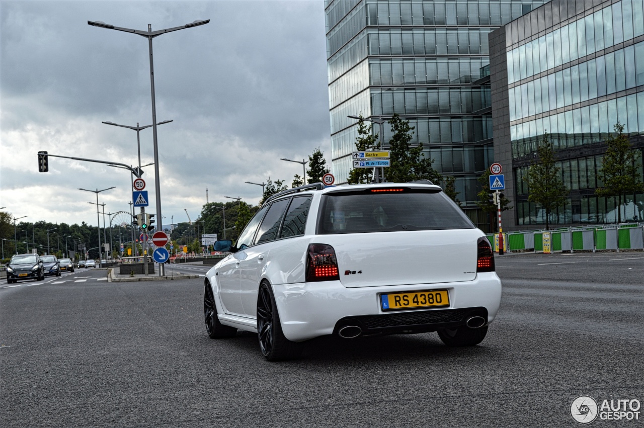 Audi RS4 Avant B5