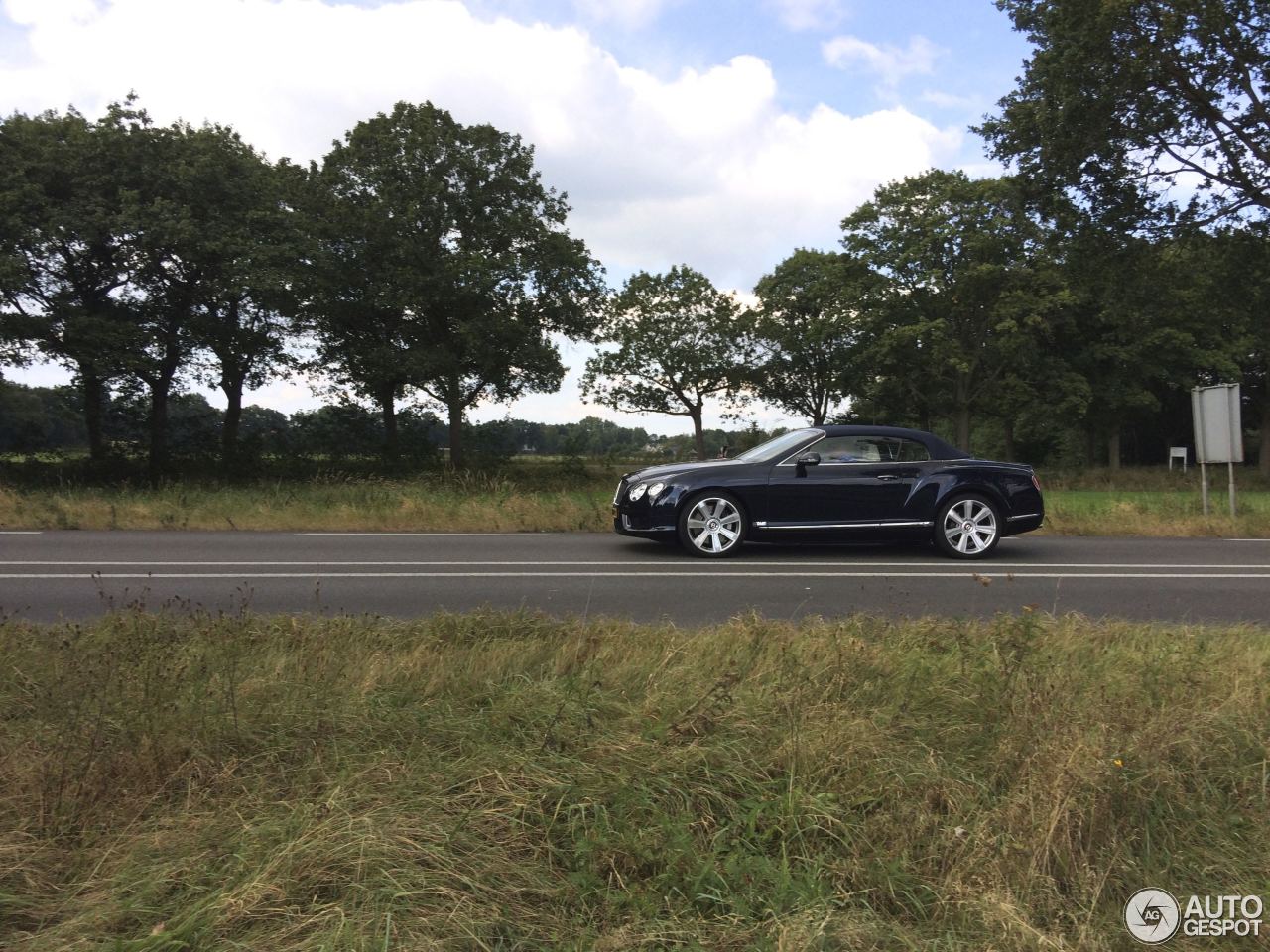 Bentley Continental GTC V8