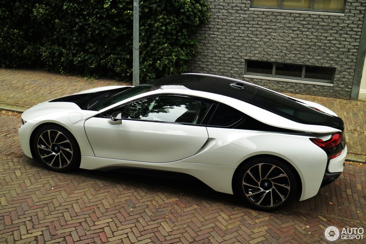 BMW i8