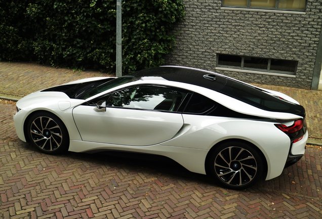 BMW i8