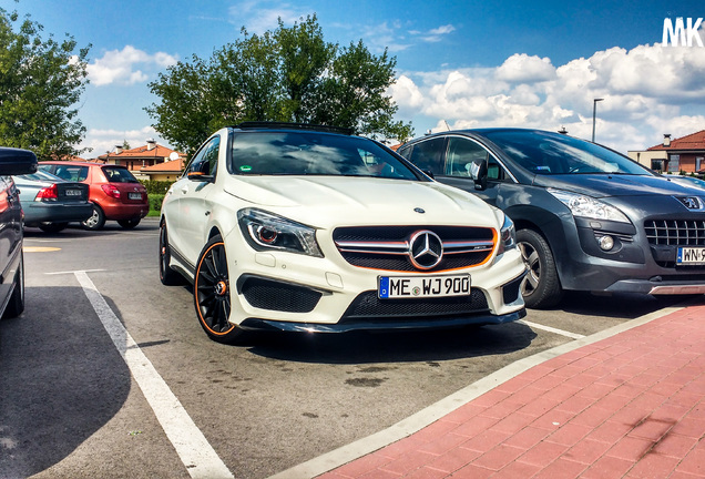 Mercedes-Benz CLA 45 AMG OrangeArt Edition C117