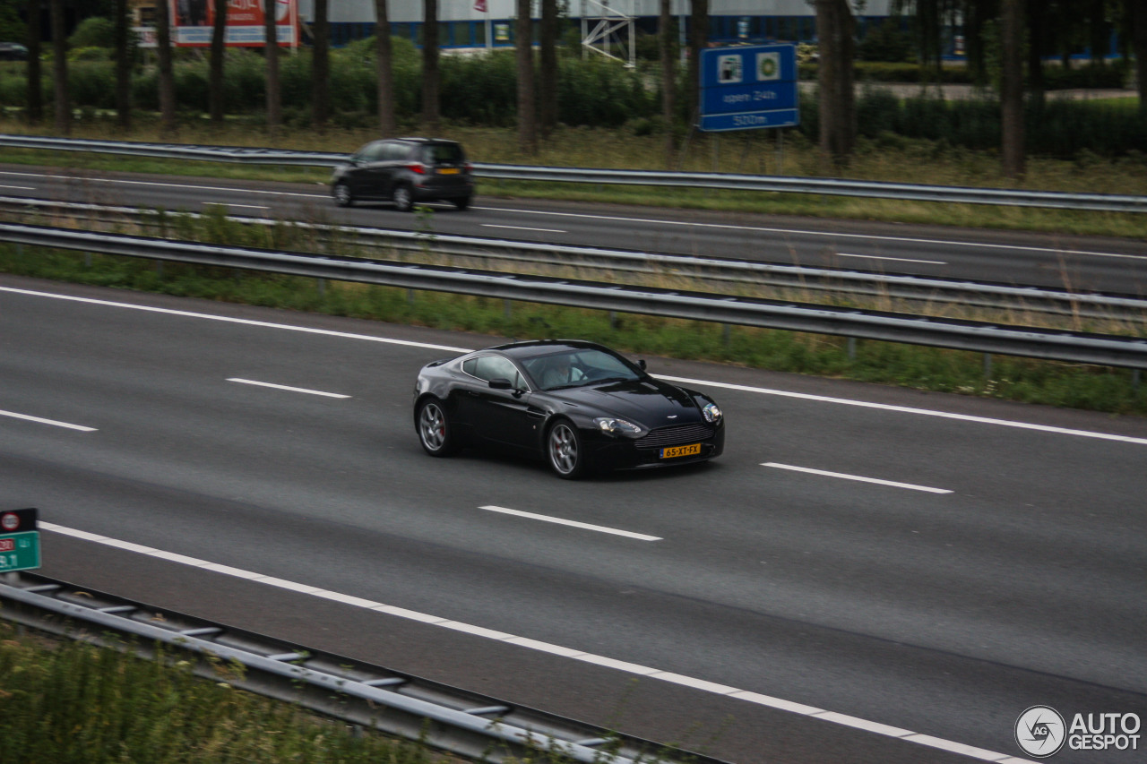 Aston Martin V8 Vantage