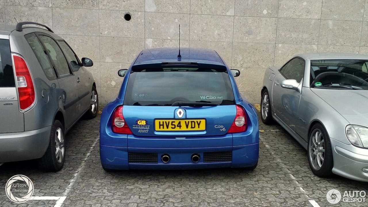 Renault Clio V6