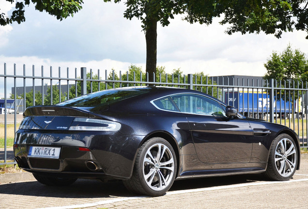 Aston Martin V12 Vantage