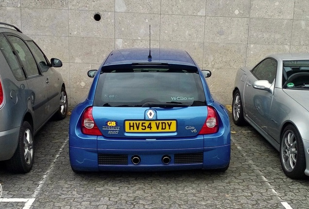 Renault Clio V6