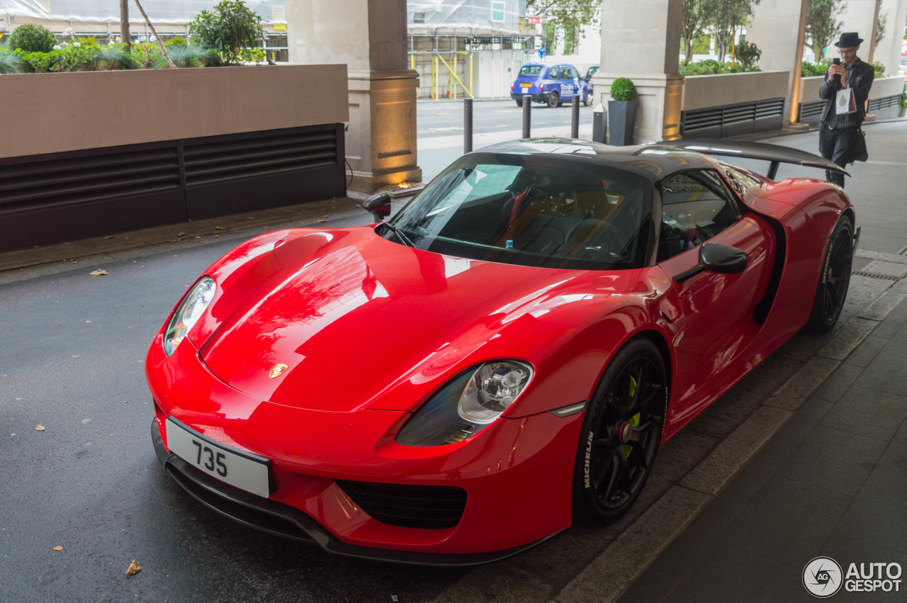 Porsche 918 Spyder Weissach Package