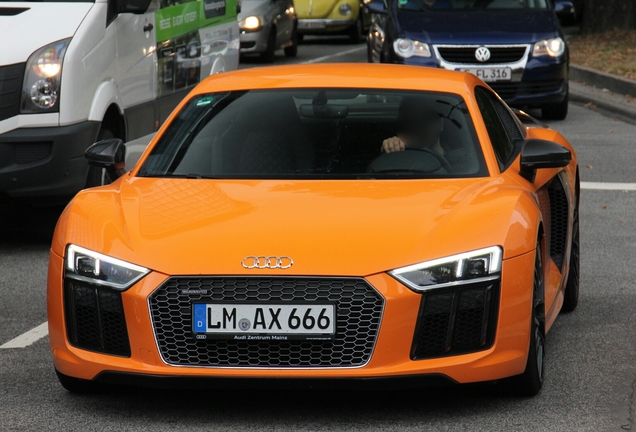 Audi R8 V10 Plus 2015