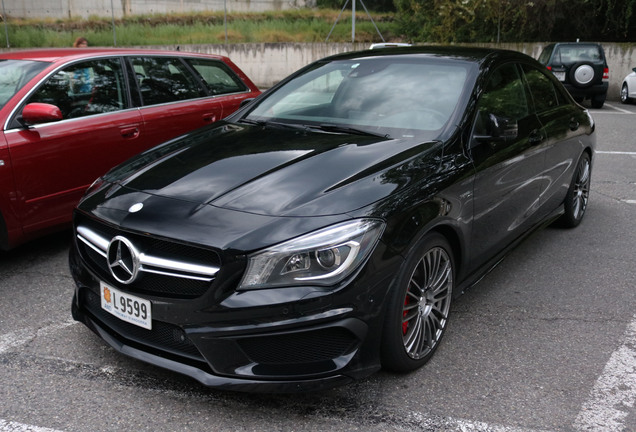 Mercedes-Benz CLA 45 AMG C117