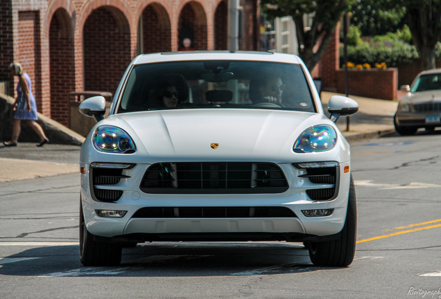 Porsche 95B Macan GTS