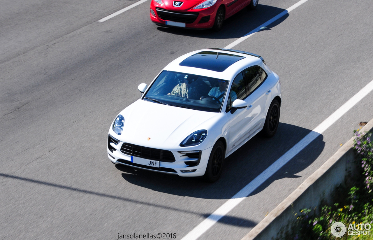 Porsche 95B Macan GTS