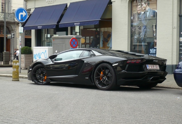 Lamborghini Aventador LP700-4