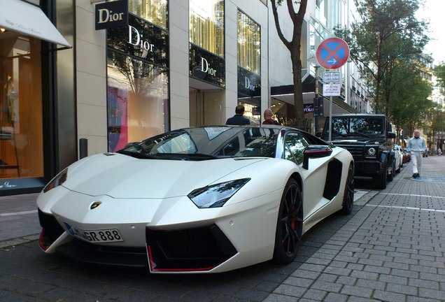 Lamborghini Aventador LP700-4 Pirelli Edition